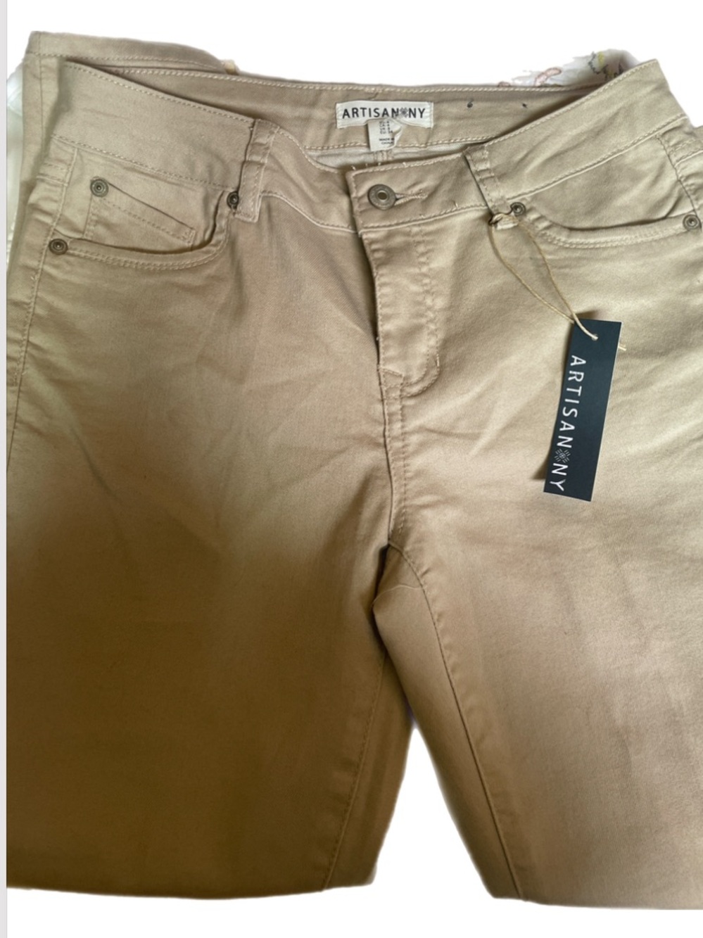 Artisan NY Beige High-Rise Skinny Jeans. NWT. Sz. 4 - Picture 3 of 10